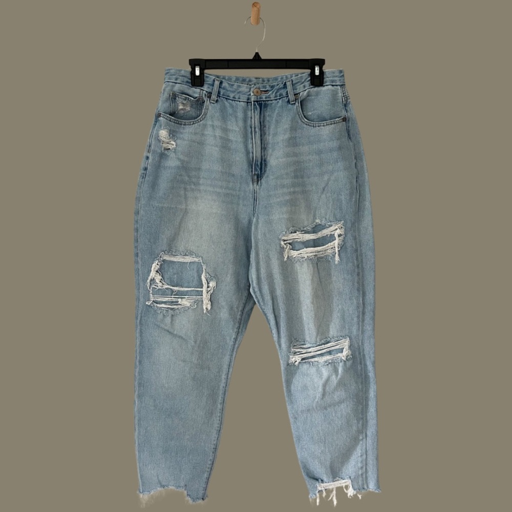American Eagle Curvy Mom Jeans